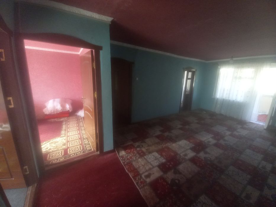 Uy sotiladi 3 xonalik