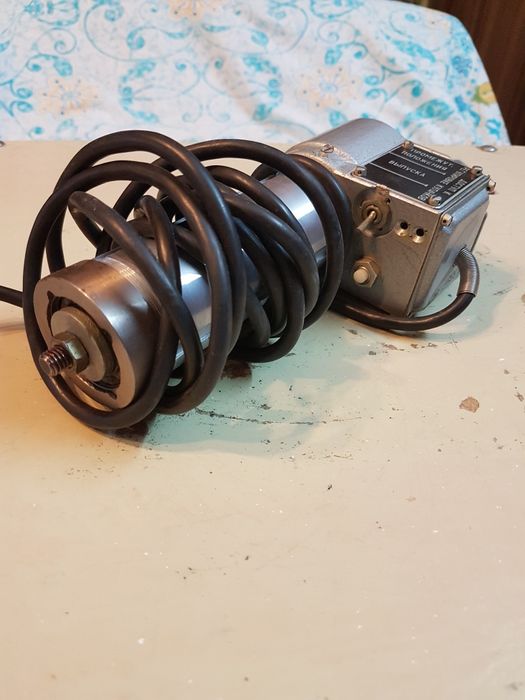 Двигатель с редуктором