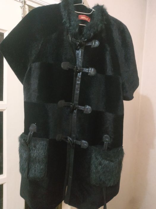Новая, Натуральная мех, безрукавка длинная.