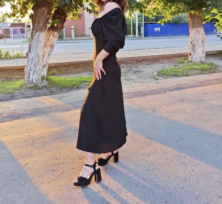 Продам женские платья 44 размер