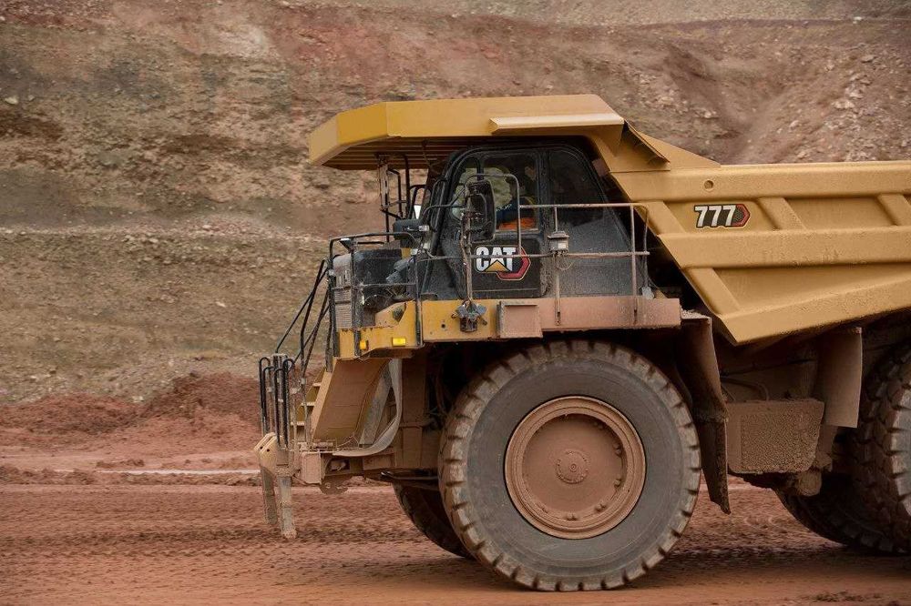 Карьер самосвал CAT 777, Карьерный самосвал CAT 777