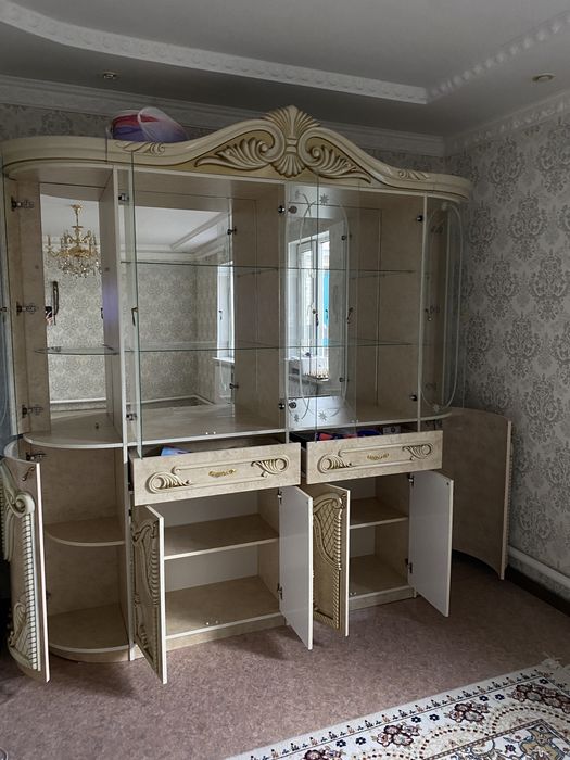 Стенка в зал для посуд