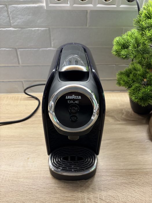 Кафе машина Lavazza blue 2бр.