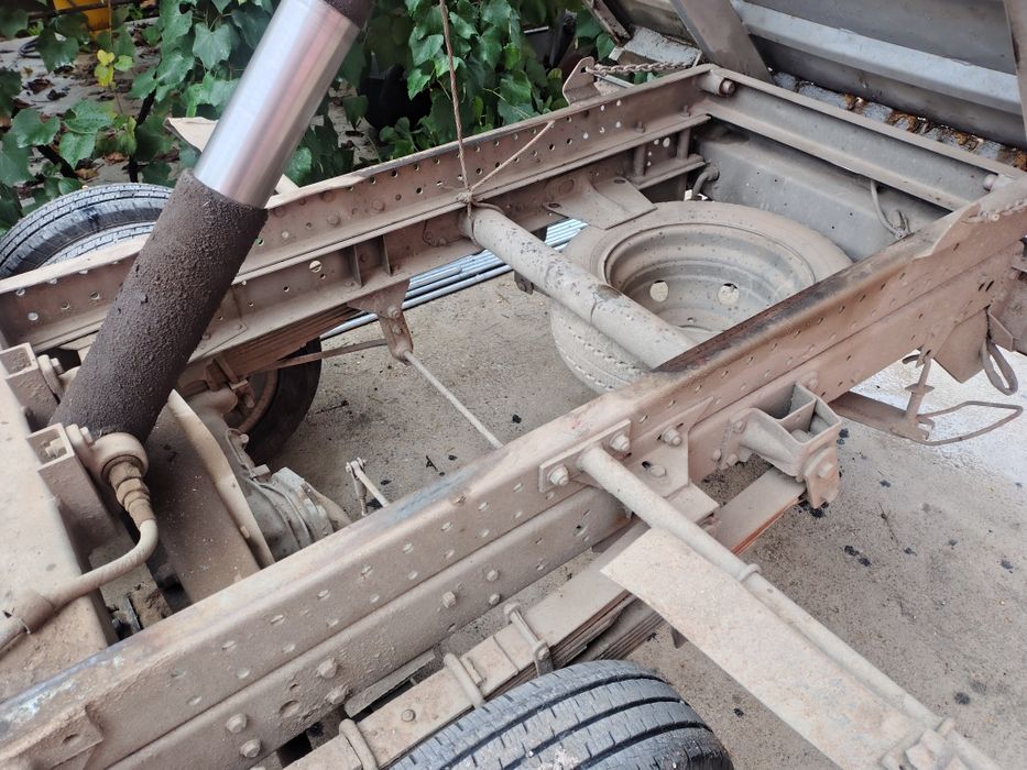 Schimb Iveco daily basculabil  cu SUV ofer diferență  dacă este cazul