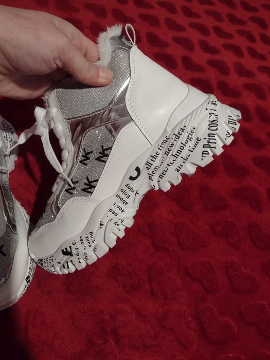 Нови дамски зимни боти