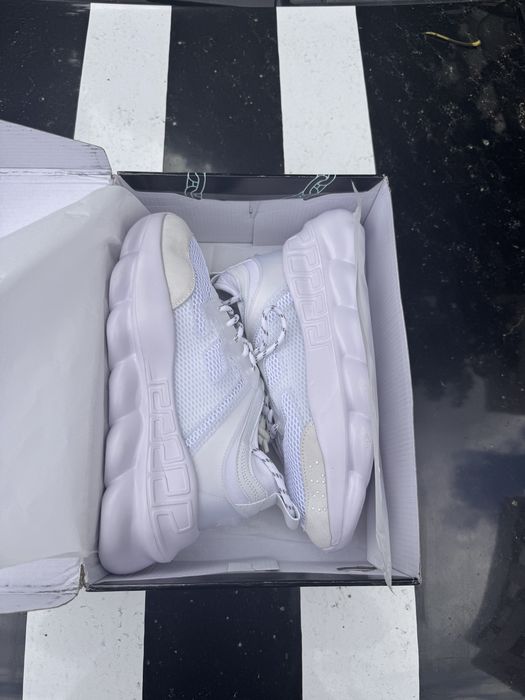 Versace chain reaction