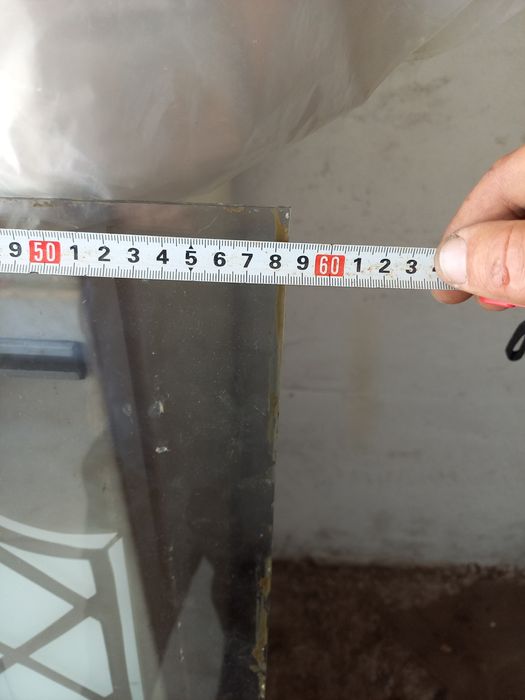 Стекло на двери..