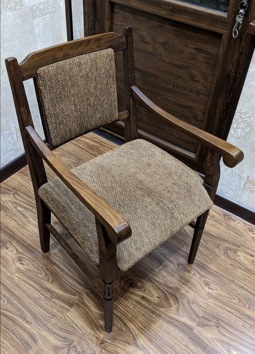 Румынский письменный стол в наличии. Сделаем качественную реставрацию