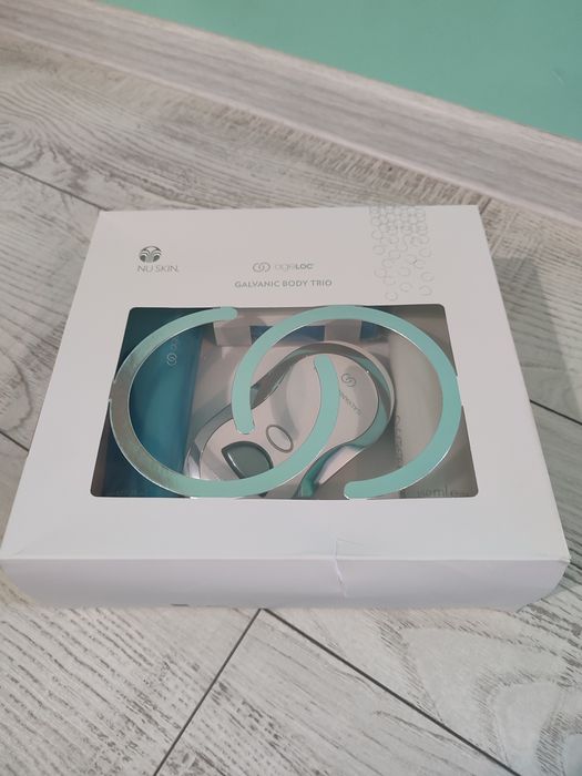НЮ СКИН Галваник устройство+гелове NU SKIN ageLOC Galvanic Body Trio