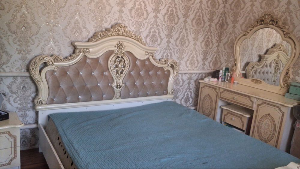 Спальный гарнитур