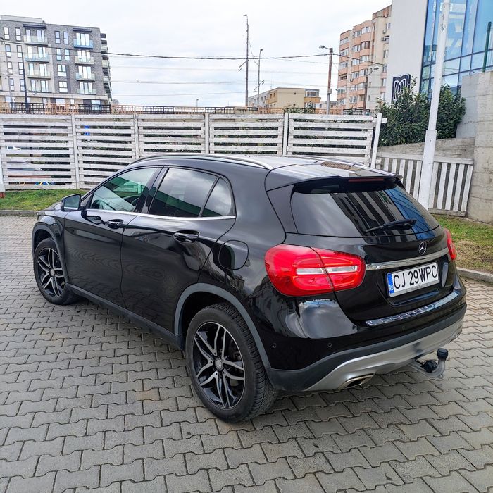 Mercedes Gla 200 benzină