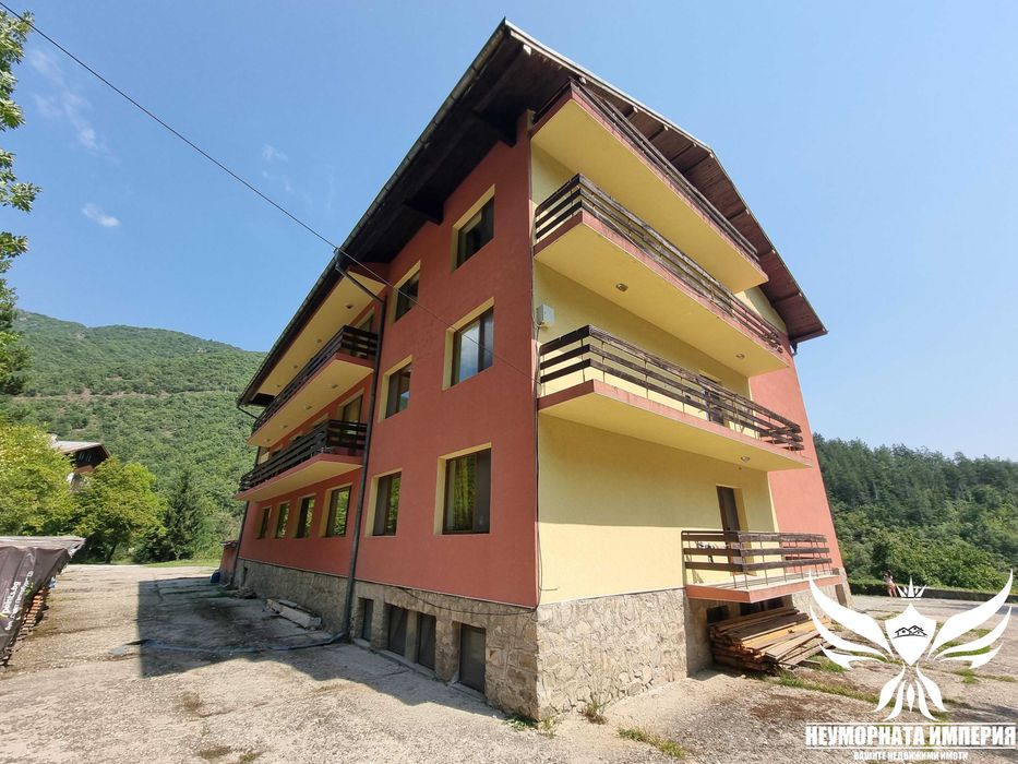 Продава се Хотел в с. Нареченски бани, Област Пловдив - 4600 кв.м за 159 €/кв.м - Снимка #7