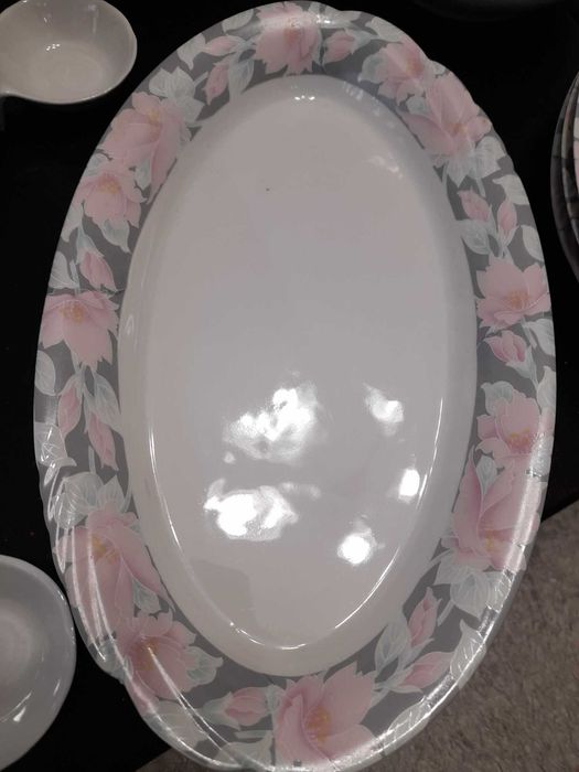 Голям ретро порцеланов сервиз за хранене, чай и кафе