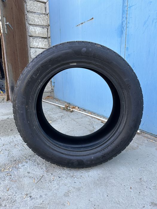 Продается комплект зимних шин ROADX