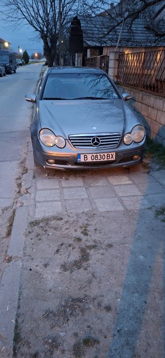 Продава се Мерцедес С-200