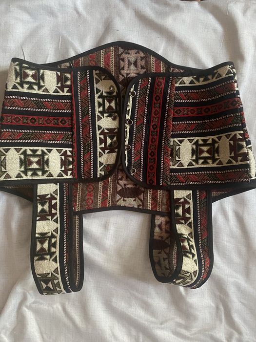 национальный этно-корсет.