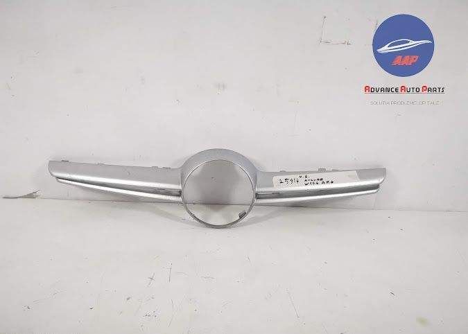 Централна декоративна решетка оригинал Мерцедес-Бенц / Mercedes-Benz A