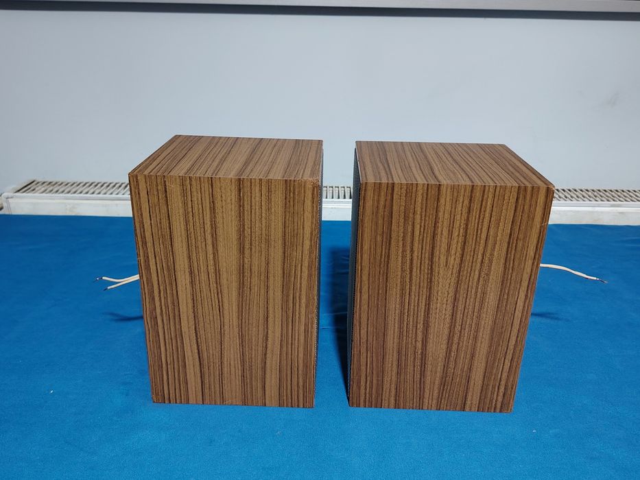 TELEFUNKEN Hi-Fi Klangbox RB 40, putere nominală 15W, capacitate maximă 30W, impedanta 4 Ohmi.