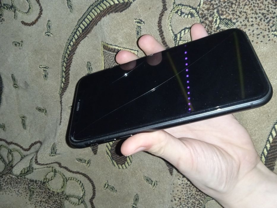iPhone 11 в хорошем состоянии