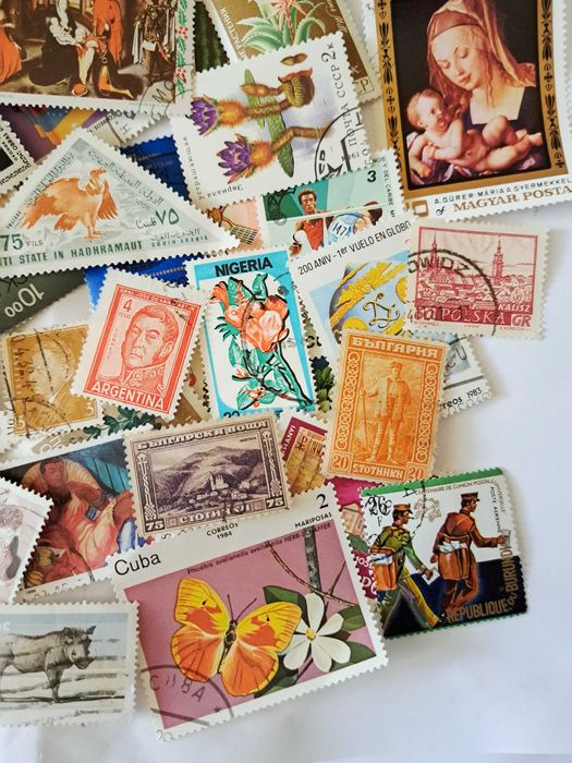 Лот от различни пощенски марки- над 50 бр.
