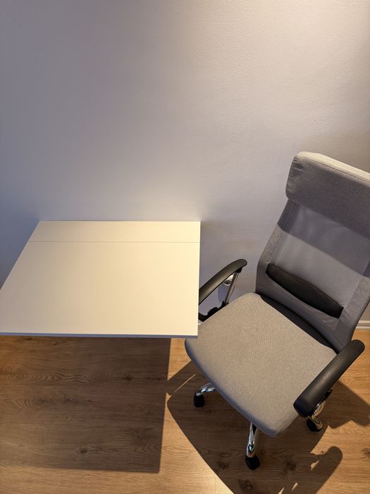 Masa pliabila Ikea si scaun birou gri cu plasa
