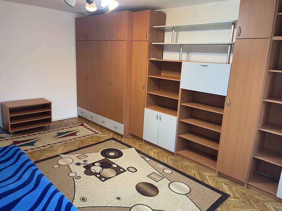 Proprietar inchriez apartament 3 camere decomandate|zona Giroc|etaj 1|2 bai|recent renovat|cetrala gaz|