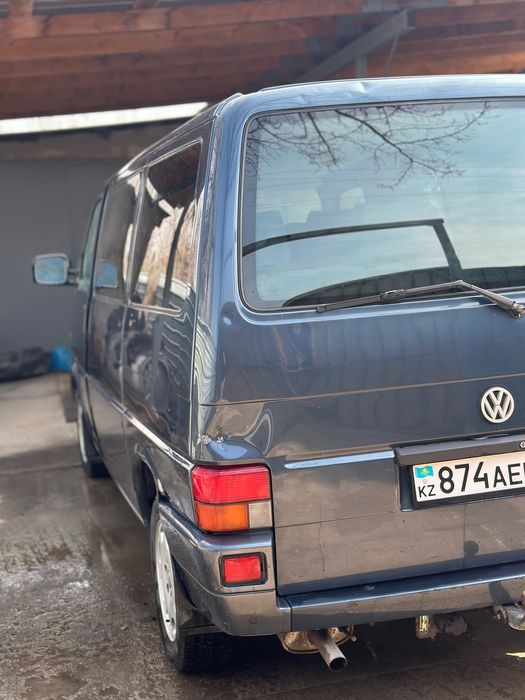 Volkswagen T4, минибус 2.5