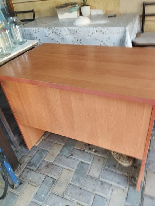 Продам стол деревянный
