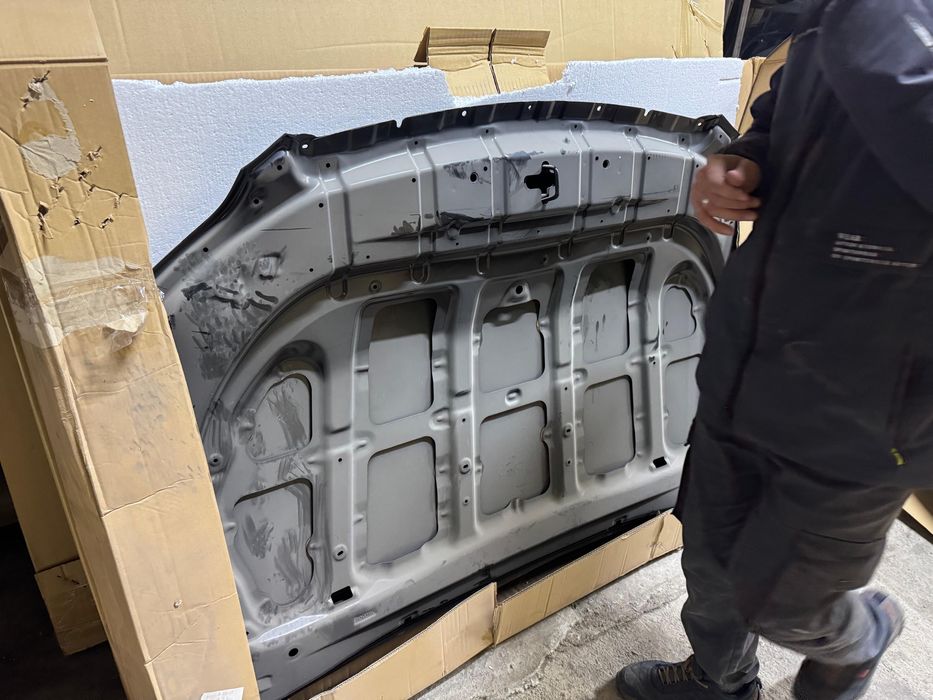 Капот на Toyota Camry 70/75