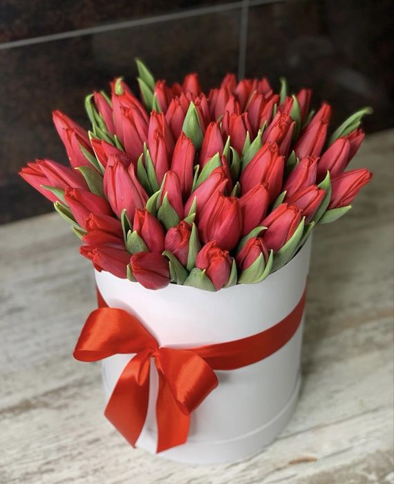 Тюльпаны на 8-марта