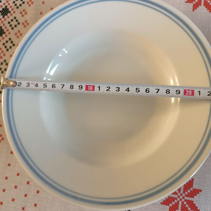 Български порцеланови чинии