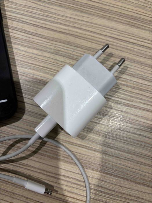 Aйфон 12 /64 GB ОТЛИЧЕН!