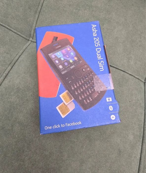 Новый нераспечатанный Nokia Asha 205