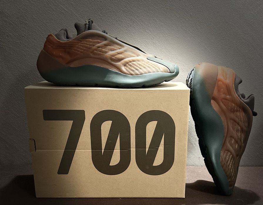 НОВИ ! Adidas Yeezy 700 V3 – размер 42 2/3