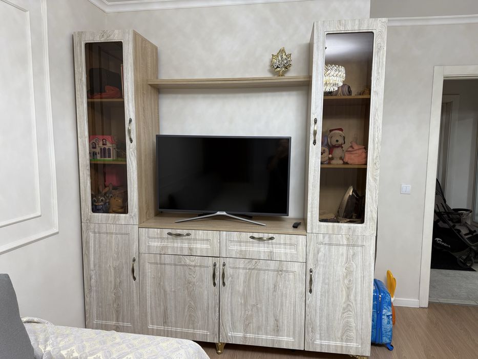 Шкаф сервант для гостиной