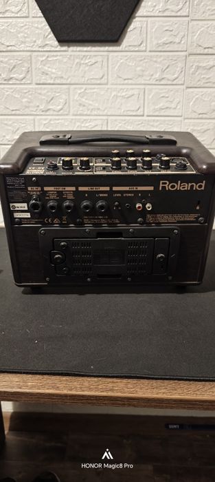 Se  vinde Roland acc 33 și mixer..urgent