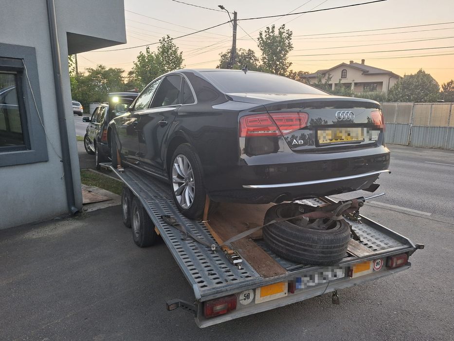 Dezmembrez audi a8