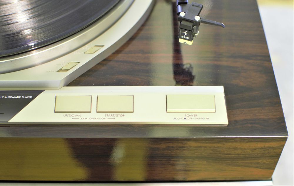 Виниловый проигрыватель Victor QL - Y33F