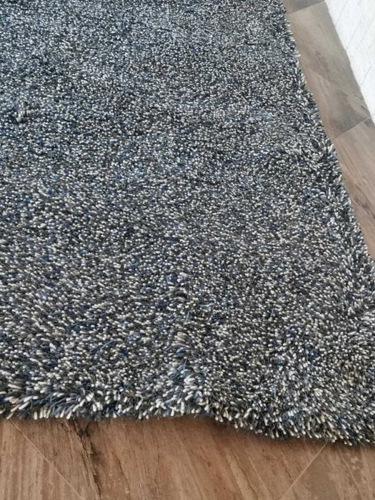 Продавам нов бутиков килим, Kasthall.