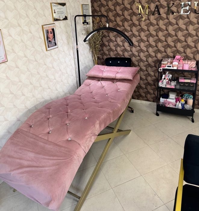 Анатомична козметична кушетка за микроблейдинг и миглопластика