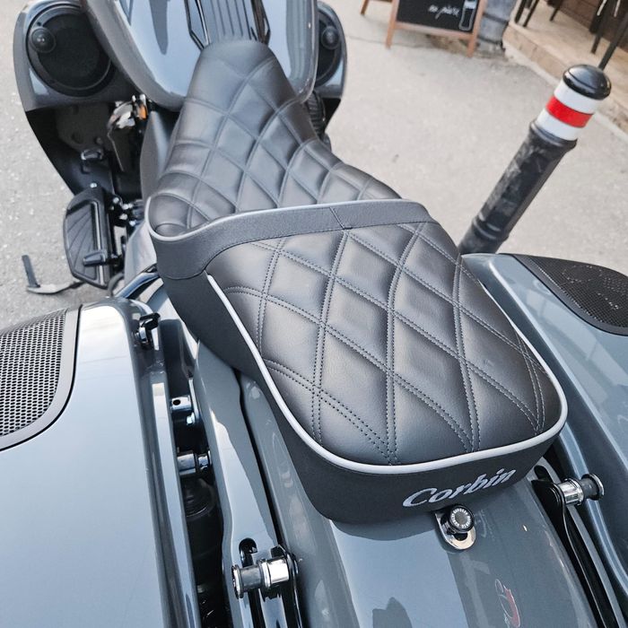 Șa sezut Corbin pentru Harley Davidson