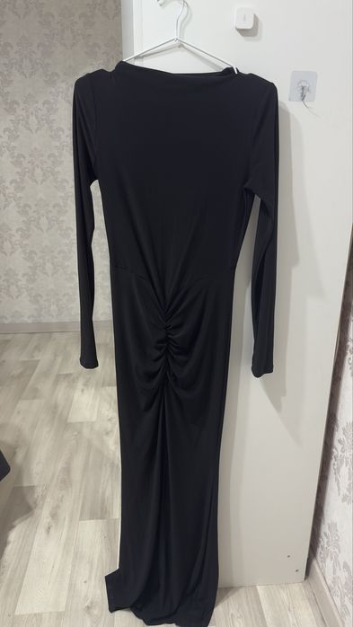 Черное платье размер M