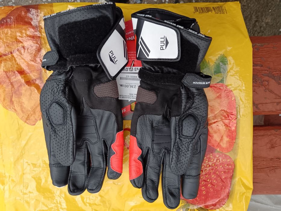 Кожени мото ръкавици Алпинстарс чисто нови