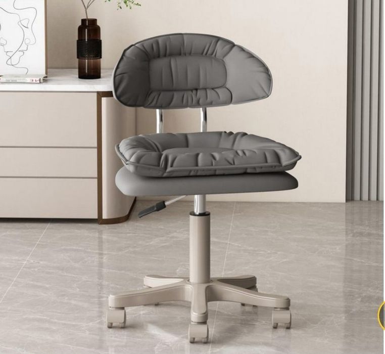 Стул для салона красоты или офиса