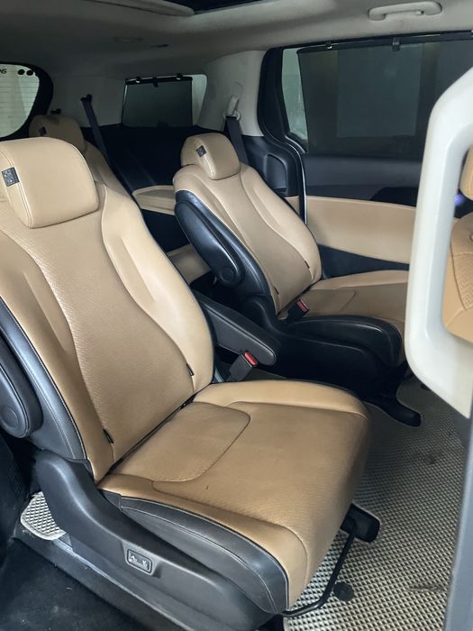 Kia carnival srochna sotiladi