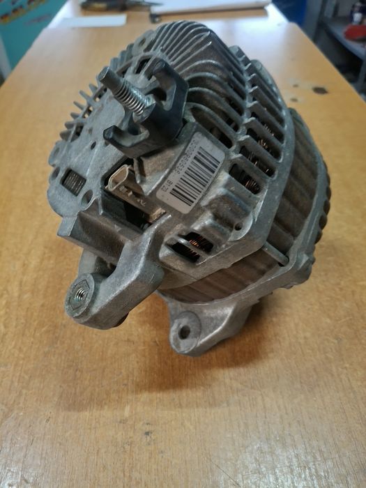 Alternator Renault Laguna 3  Megane 3  Scenic 3  2.0 DCI