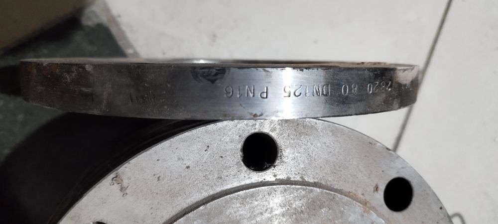 Продам новые фланцы