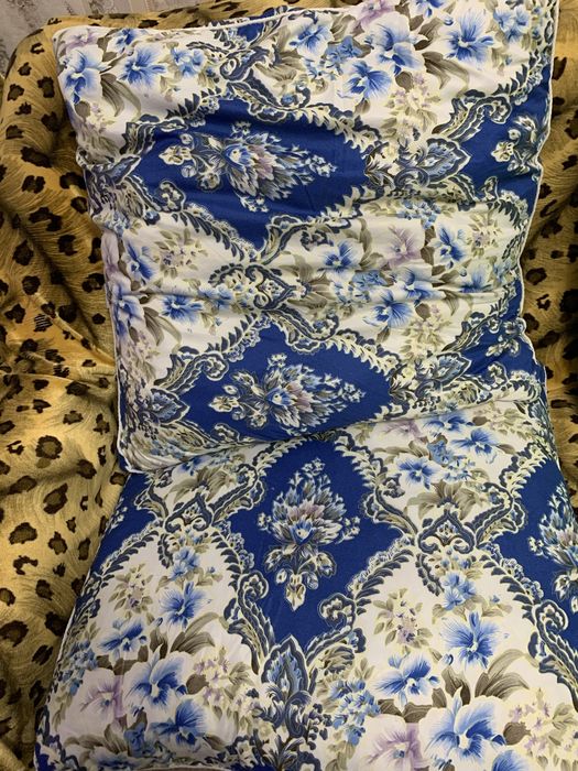 Продаю подушки 4 штуки по 2000