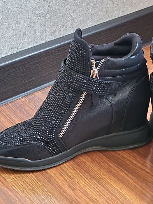 Продам обувь,в отличном состоянии