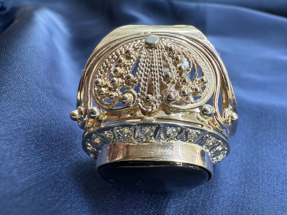 Золотая печатка с бриллиантами